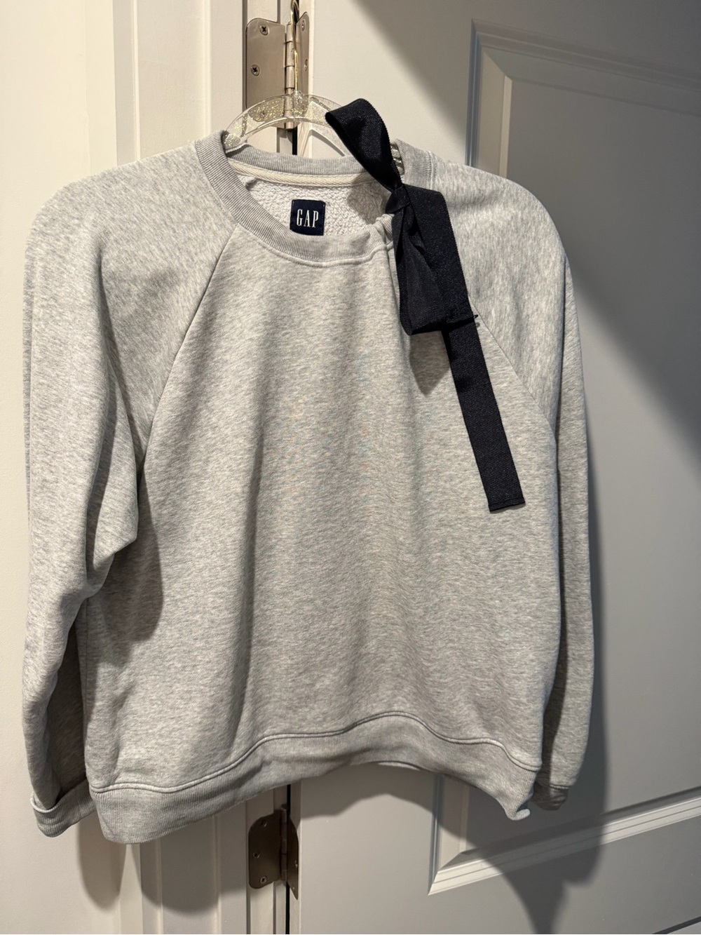 GAP Men's Heather Light Gray Crewneck Sweatshirt